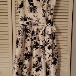 Beautiful Silky Flowered Dress From Macy's