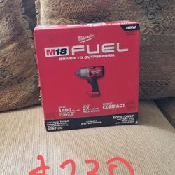 MILWAUKEE M18 FUEL IMPACT WRENCH 1/2