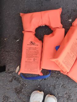 Stearns Adult Universal Life Jackets 