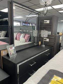 Bedroom Set Que …Special Price 💖