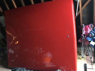 Snug lid Chevy 2500 duramax with working locks