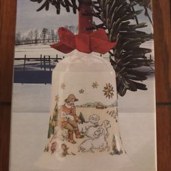 Hutschenreuther 1993 Christmas IN THE HEATH Porcelain Bell Ornament Germany