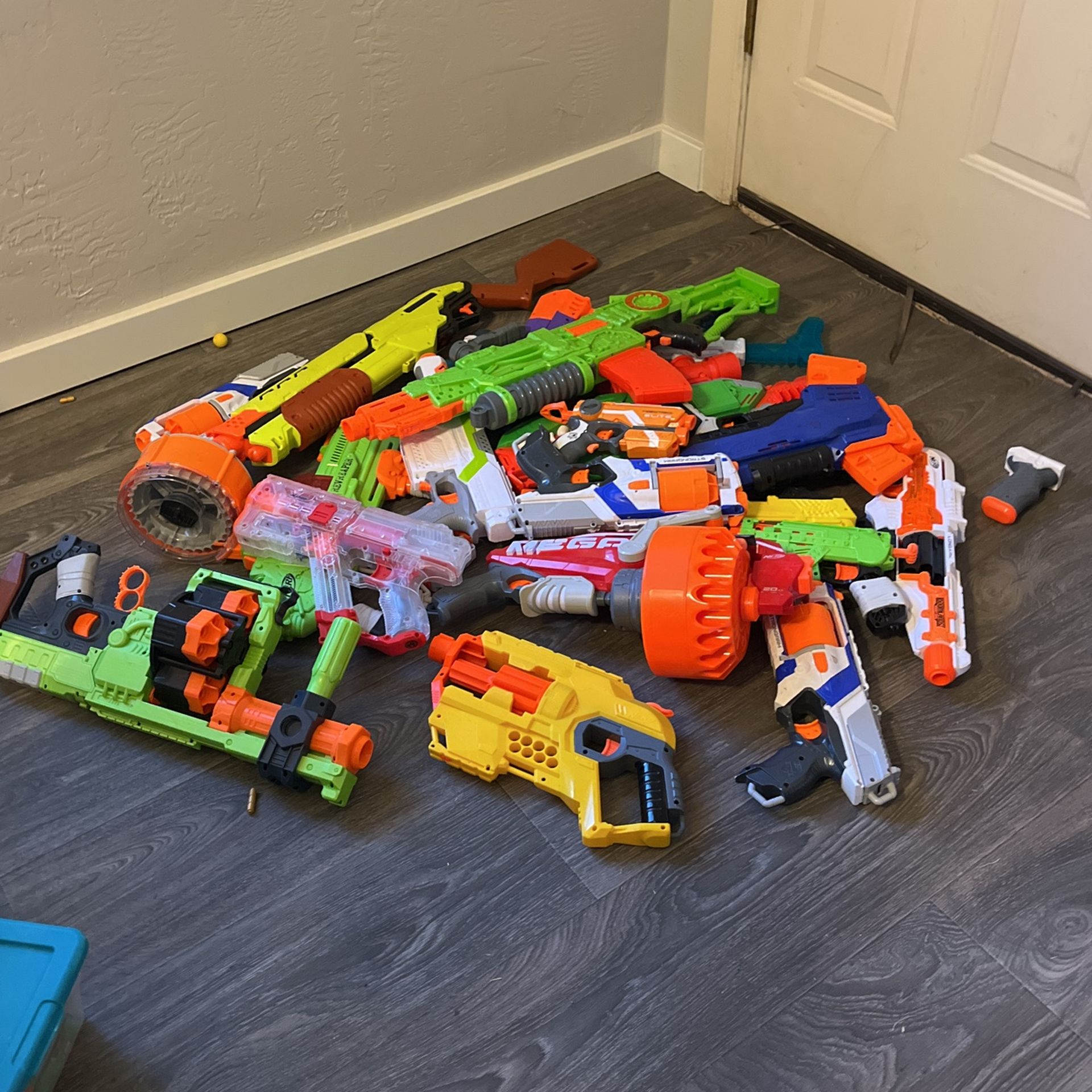 20 Nerf Guns
