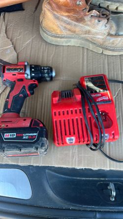 Milwaukee with m18 red lithium xc5.0