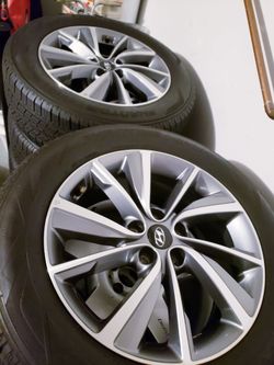 Hyundai Santa Fe 18" Wheels, SEL model, gray machine finish/ painted