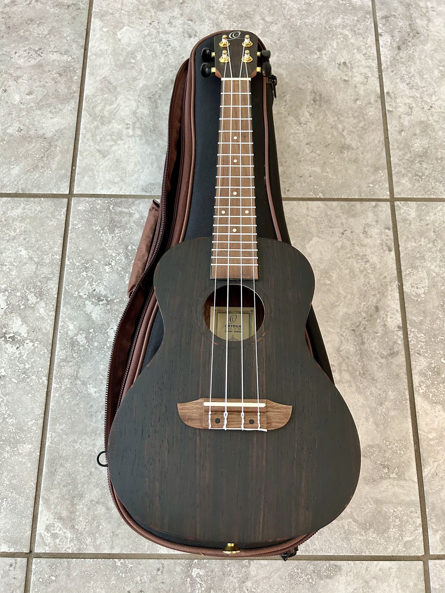Ortega Concert Ukulele + Premium Gig Bag – Excellent Condition