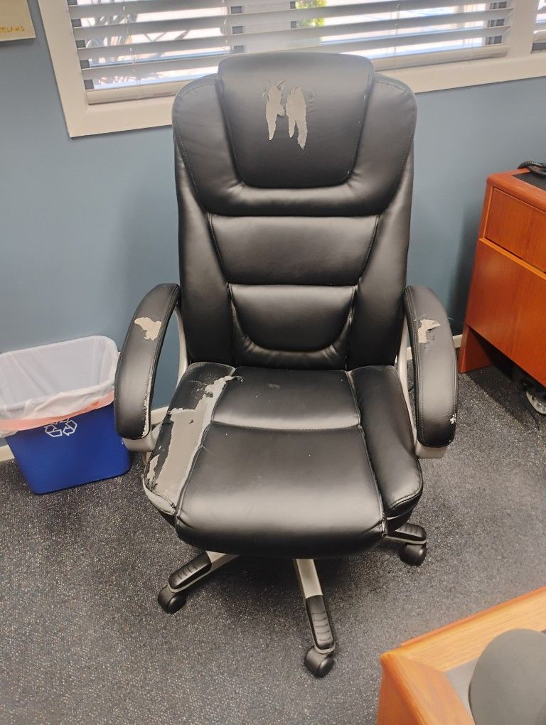 Free Chair