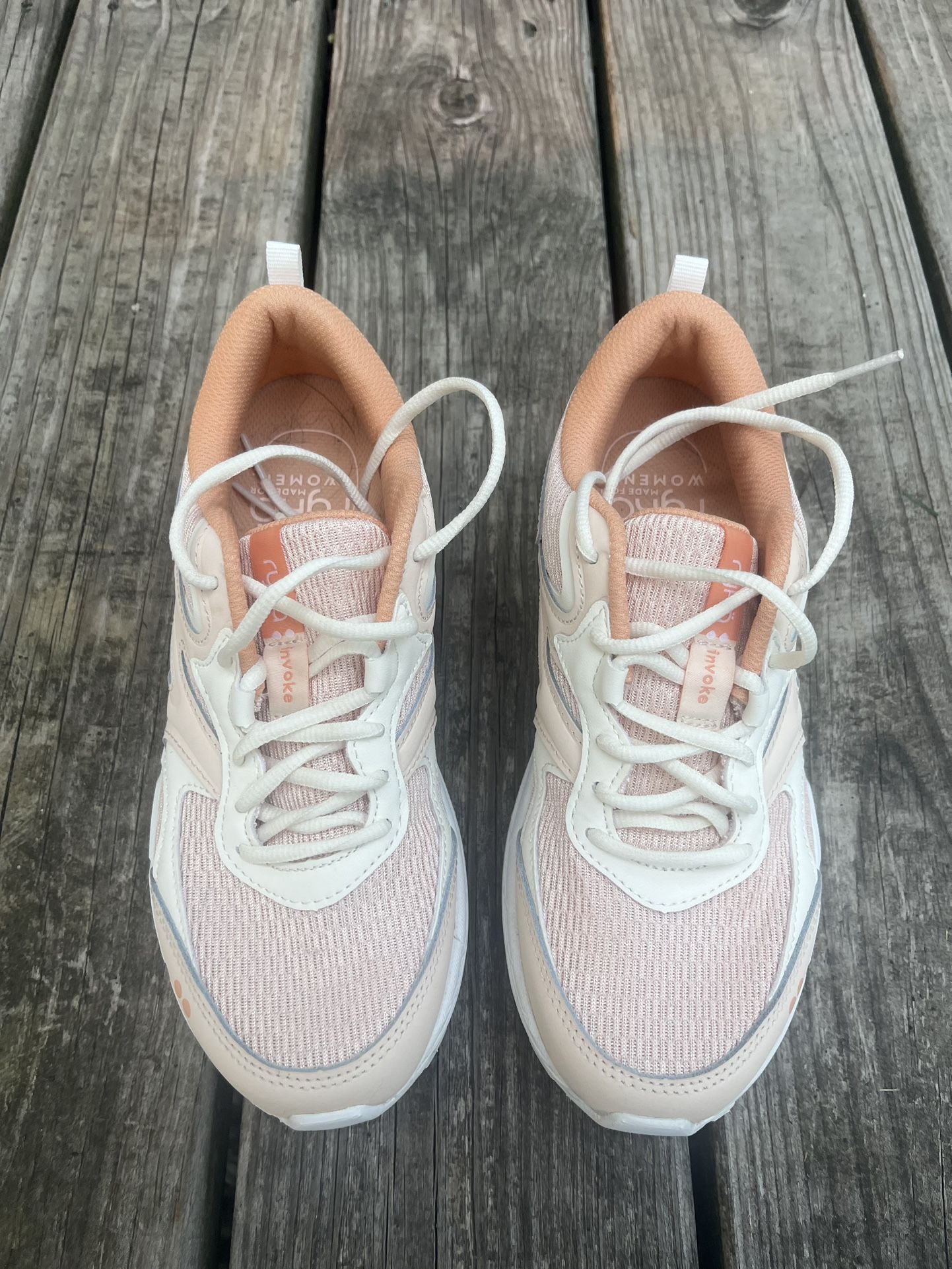 Women’s Sneakers - Size 7