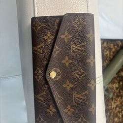 Louis Vuitton Sarah Wallet