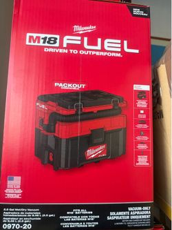 Milwaukee M18 FUEL PACKOUT 2.5 Gal Wet/Dry Vacuum 0970-20