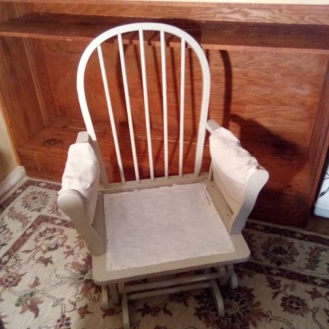 Wooden Glider Without Pillows