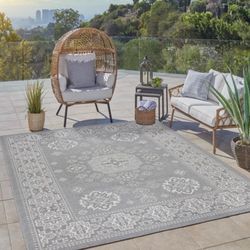 Brand New Indoor / Outdoor Rug 7x10