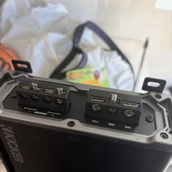 Kicker CXA 400.1 Mono Subwoofer Amplifier.