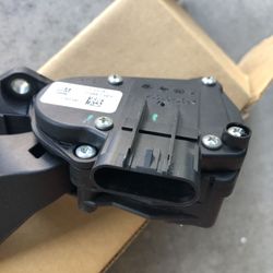 2007 Chevy Silverado Original Gas Pedal With Censor 