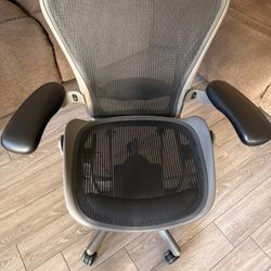 Herman Miller Aeron Classic 