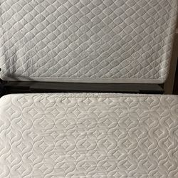 Twin mattress + boxspring