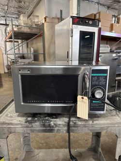 Commercial Microwave SHARP R-21LCFS