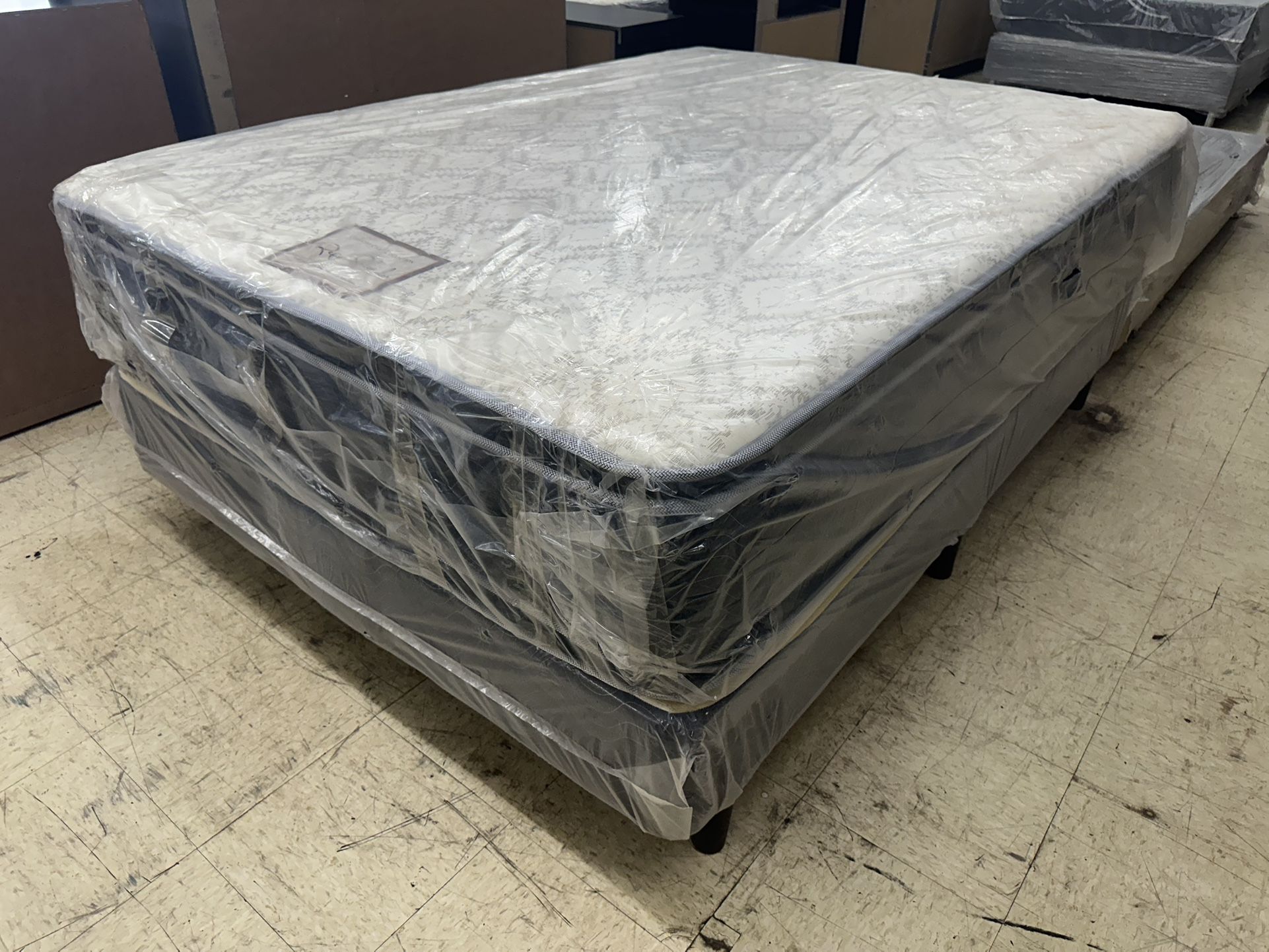 New Full Size Double Pillow Top Mattress And Box Spring