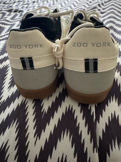 Tenis shoes