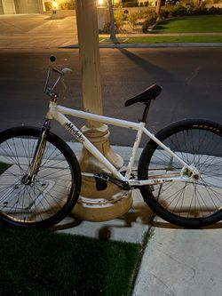 Throne Modelo fixed gear