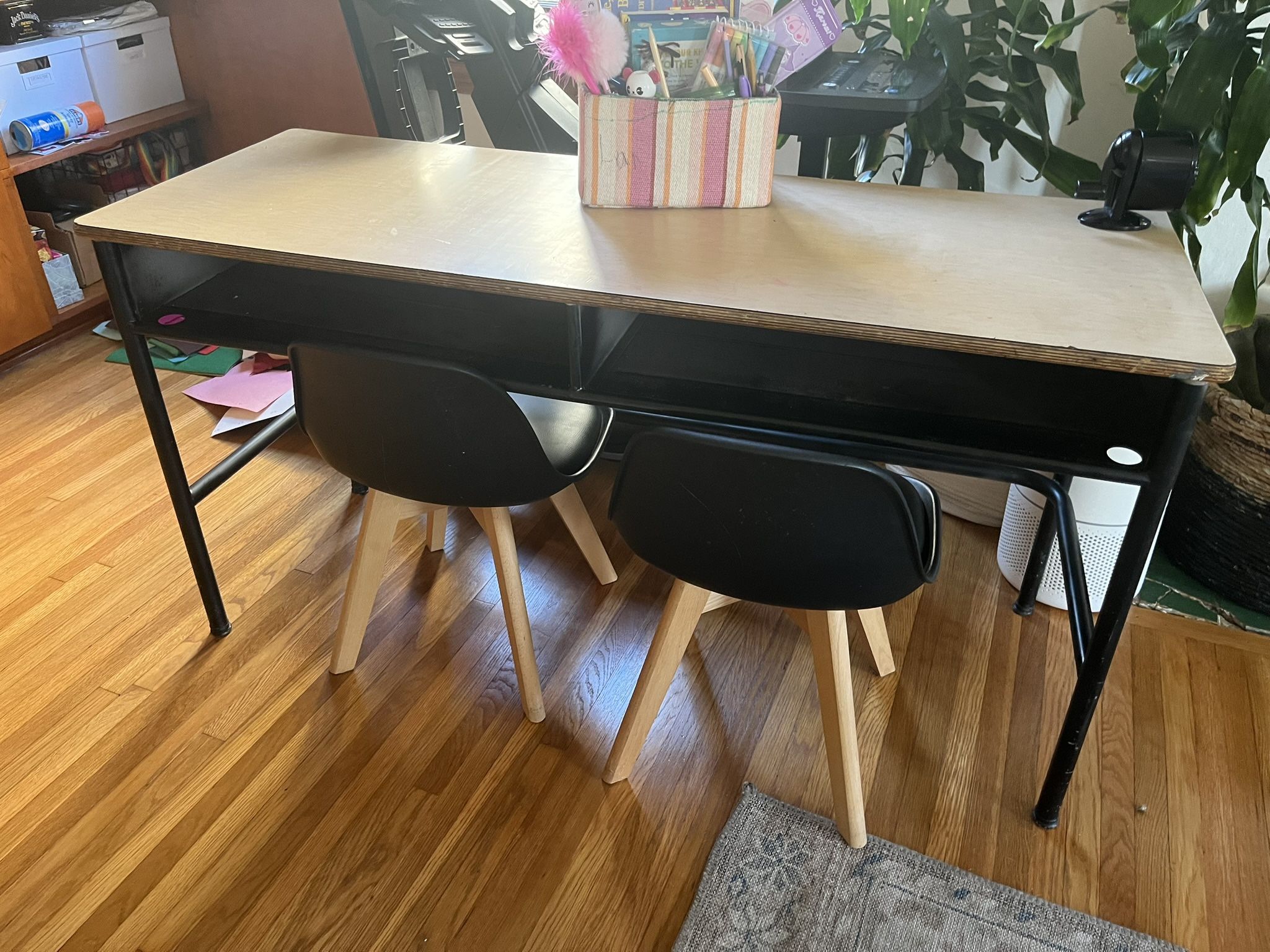 Kids Desk And Chairs