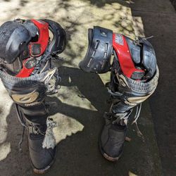 O'Neil Dirt Bike Boots And Knee Braces 