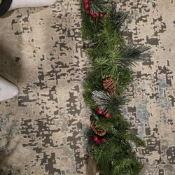 Garland, 4ft Pre Lit. 