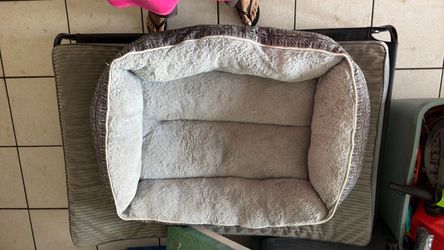 Xxl dog bed with bolsters