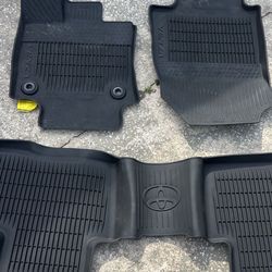 Toyota Venza 2021-2025 Floor Mats