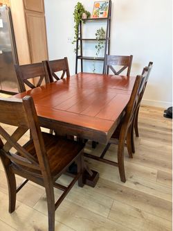 Expandable Dining Table and Chairs
