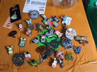 Disney pins