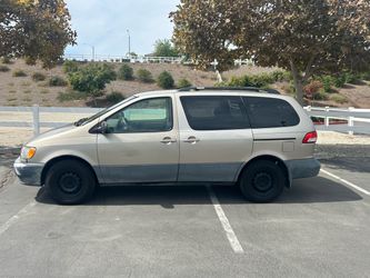 2003 Toyota Sienna CE