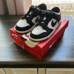 Nike Dunk Low Size 2Y