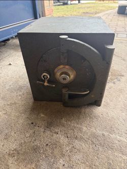 Heavy duty safe