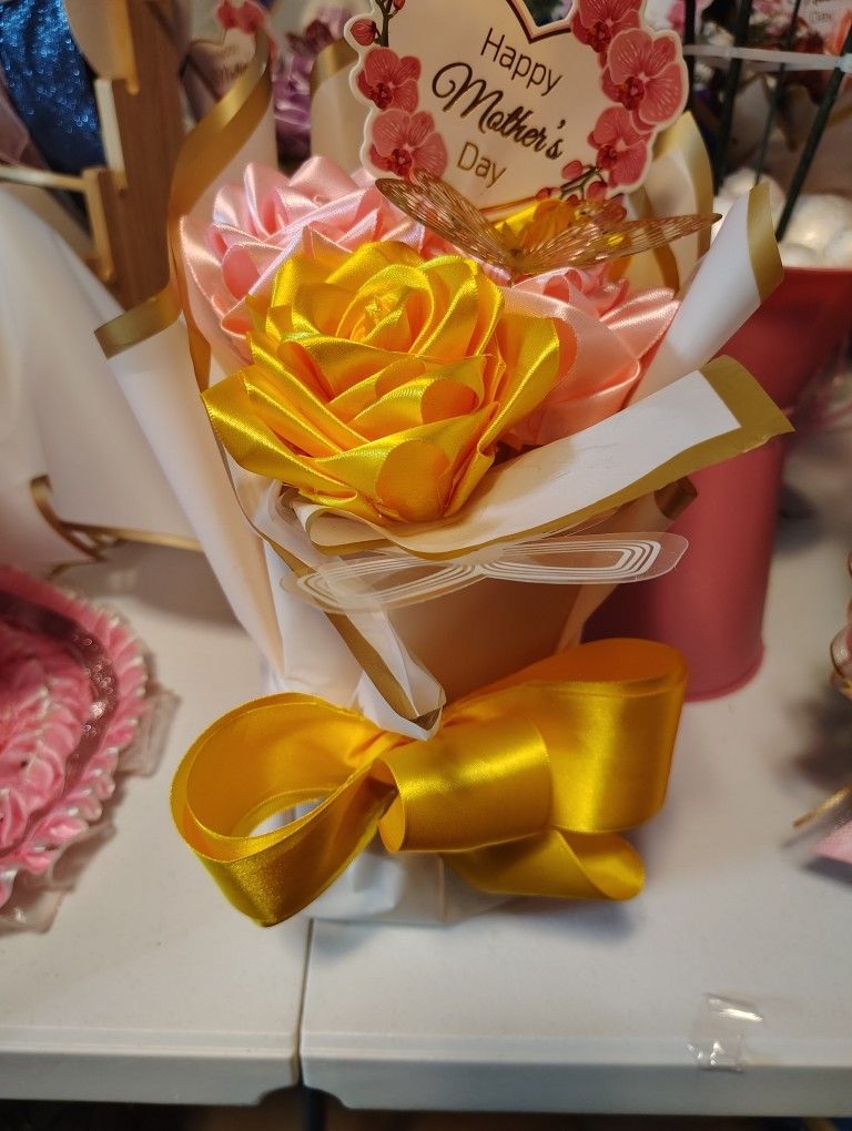 Mother's Day Bouquet Ribbon Roses