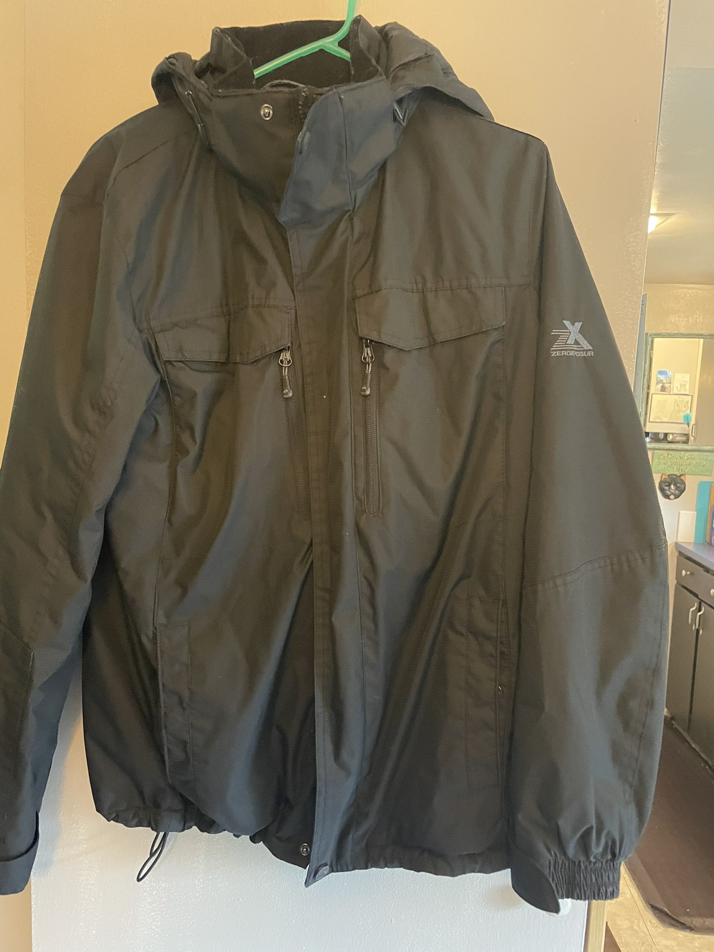 Zero Exposure hooded mens warm winter /ski 🥶 ❄️ jacket Size Medium