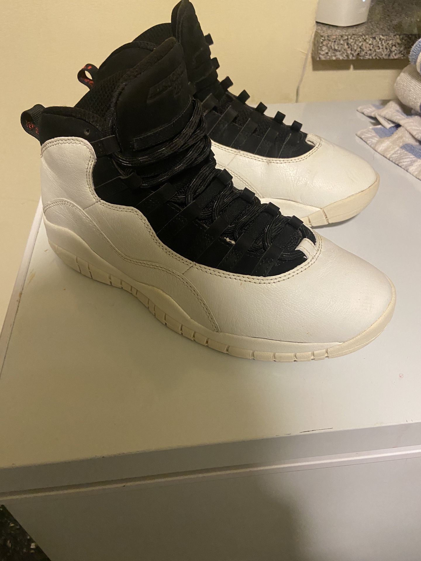Air Jordans 10 Size 10.5