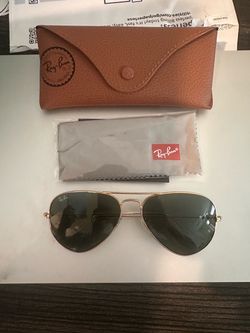 Brand new Ray ban aviators with pouch