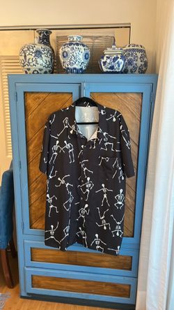 Black Skeleton Print Button-Up Shirt (4XL)