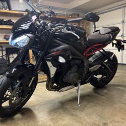 2022 Triumph Street Triple 765r