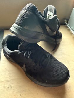 Nike Women’s Training Shoes (Black) Pre-Owned