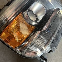 GMC Sierra Headlight 