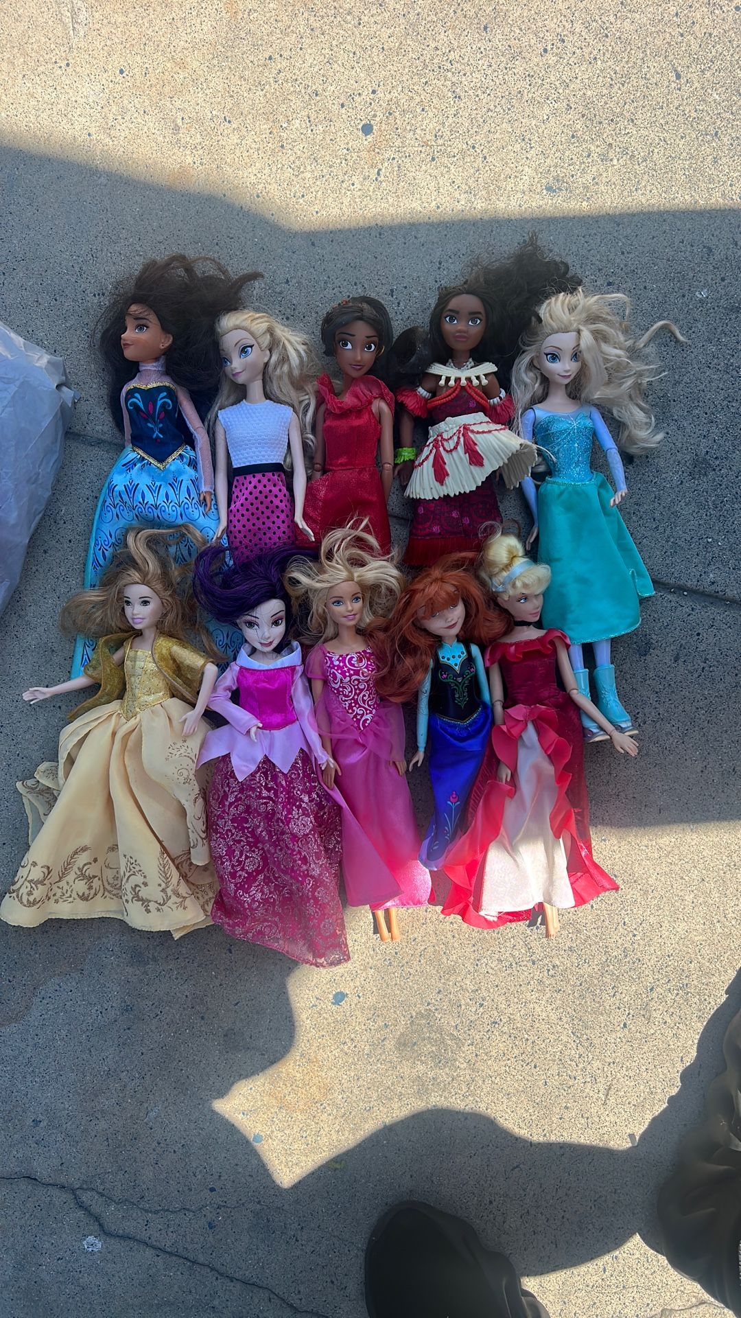 Disney 10 Dolls $50