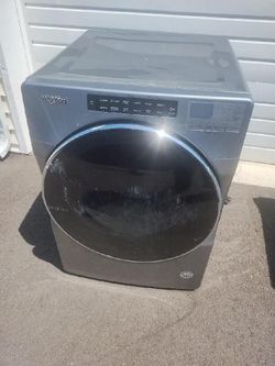 Whirlpool large capacity electric dryer good working