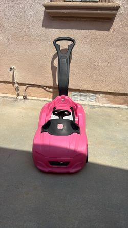 Pink girl push Car