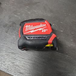 Milwaukee Tape Measure