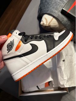 Air Jordan 1 electric orange