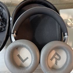 Google GID6B Noise Cancelling Bluetooth Over ear Headphones.pre owned for Sale in Campbell CA OfferUp