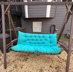 Outdoor swing