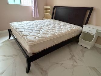 King bed ( black wood)
